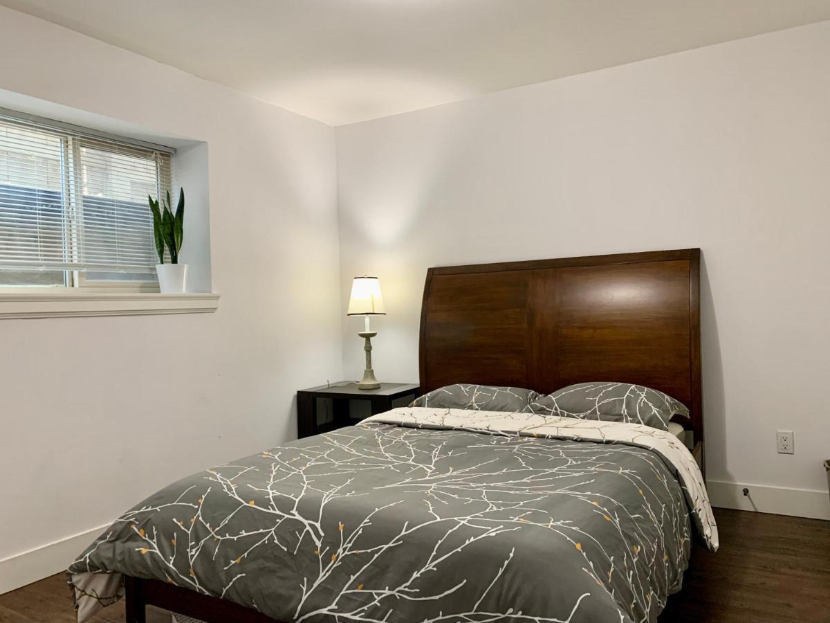 Spacious Burnaby Guest Home ภายนอก รูปภาพ