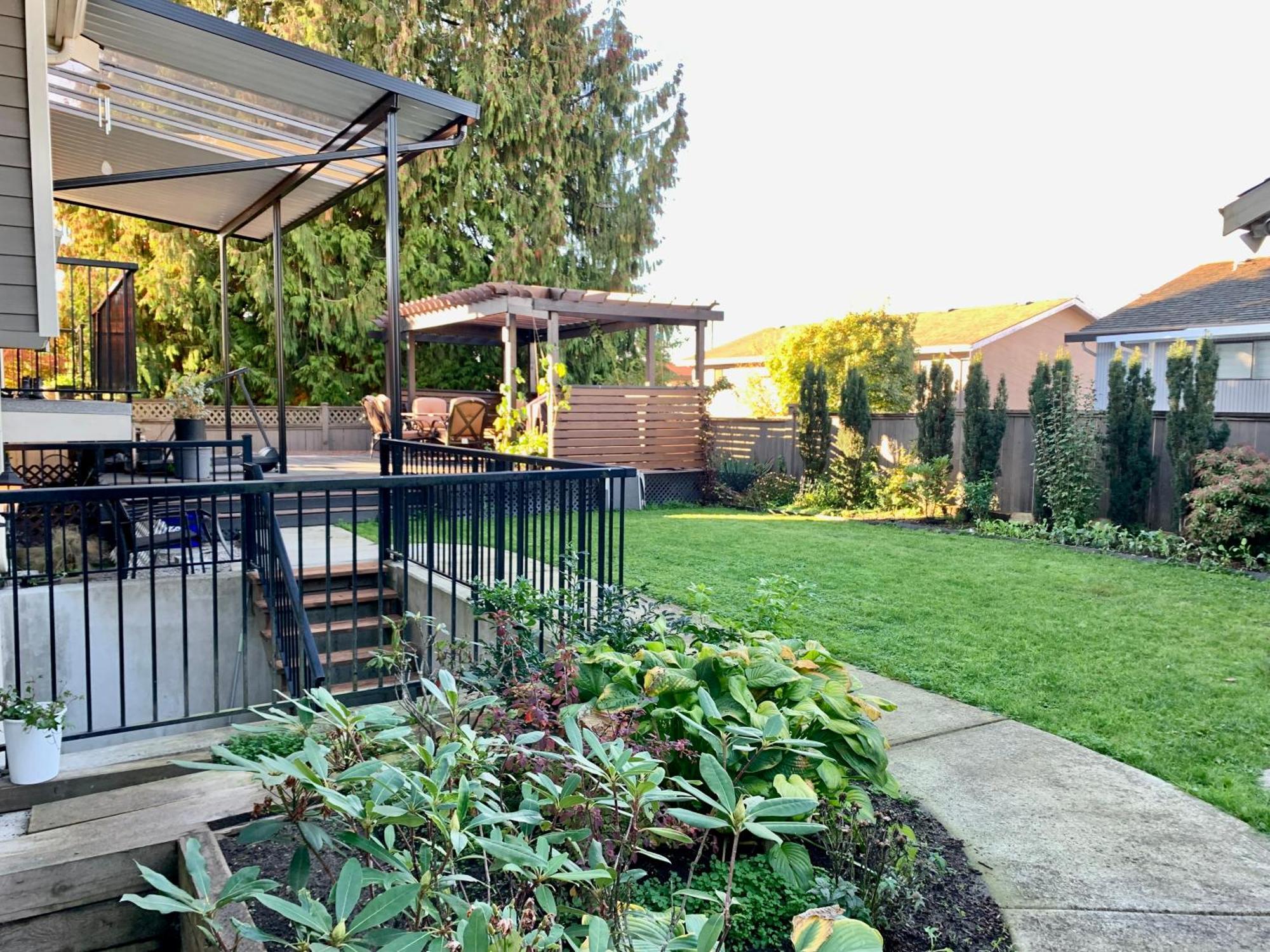 Spacious Burnaby Guest Home ภายนอก รูปภาพ